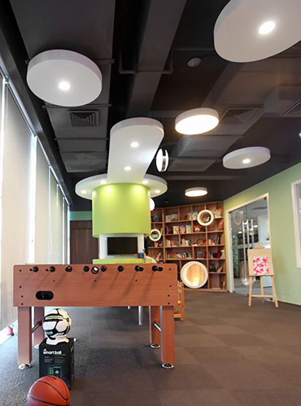 員工休息區(qū)辦公室設計實景圖